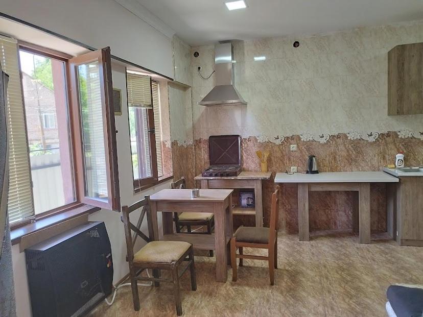 Apartment In Mtskheta, With Beautiful Nature, 100 Meter From Center Buitenkant foto