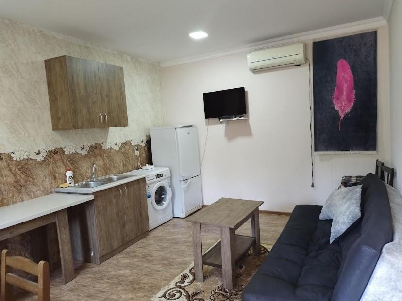 Apartment In Mtskheta, With Beautiful Nature, 100 Meter From Center Buitenkant foto